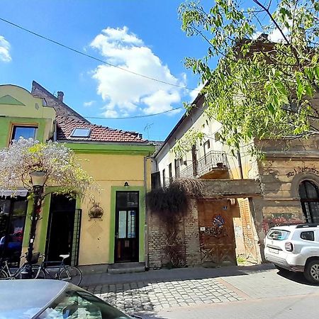 Cool & Cozy Center Apartment Суботица Екстериор снимка