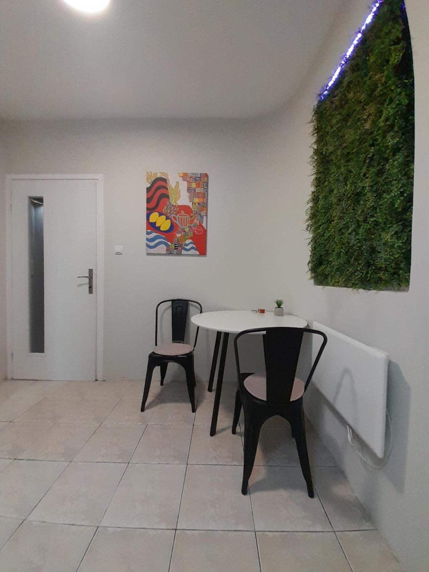 Cool & Cozy Center Apartment Суботица Екстериор снимка