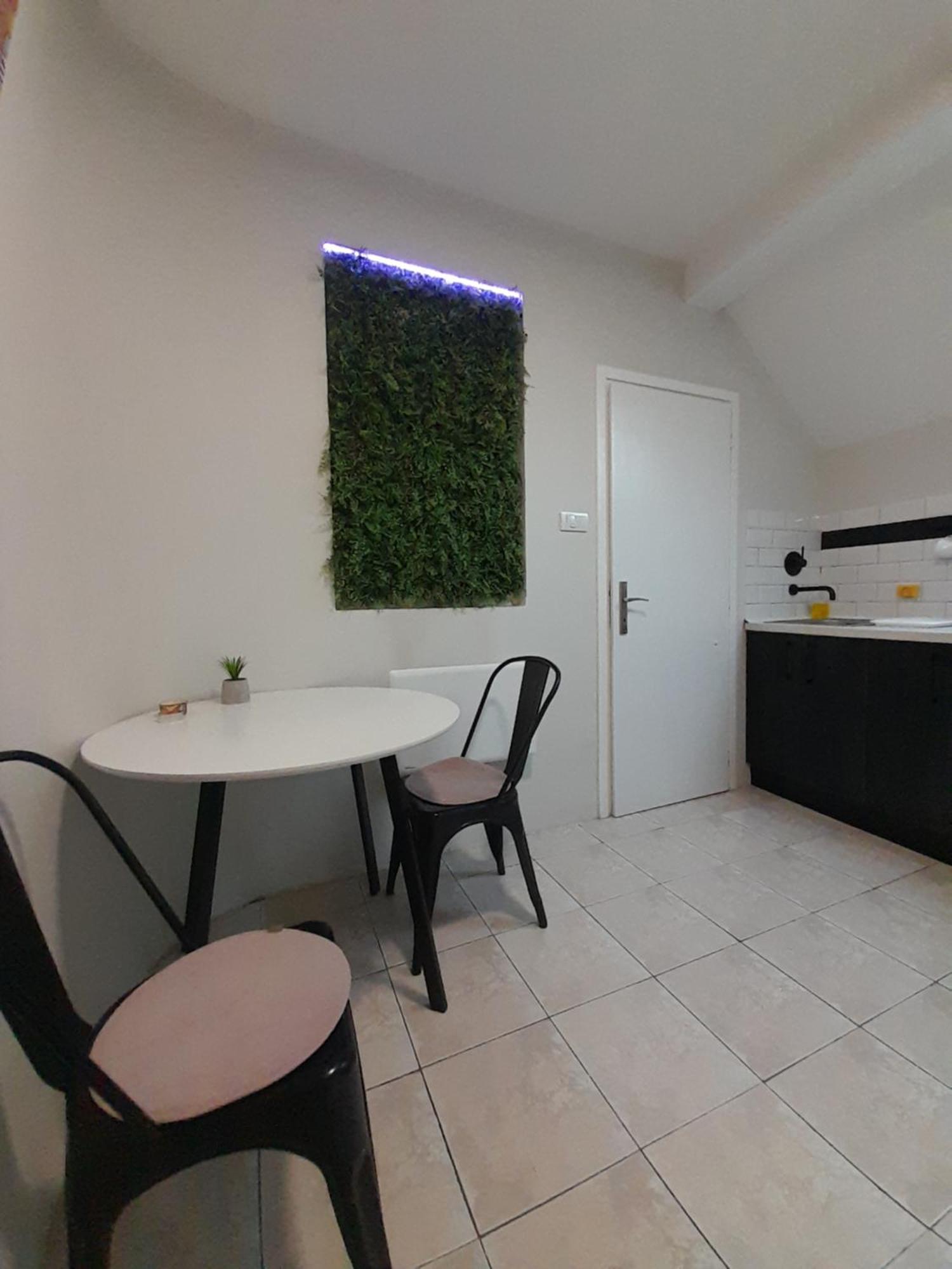 Cool & Cozy Center Apartment Суботица Екстериор снимка