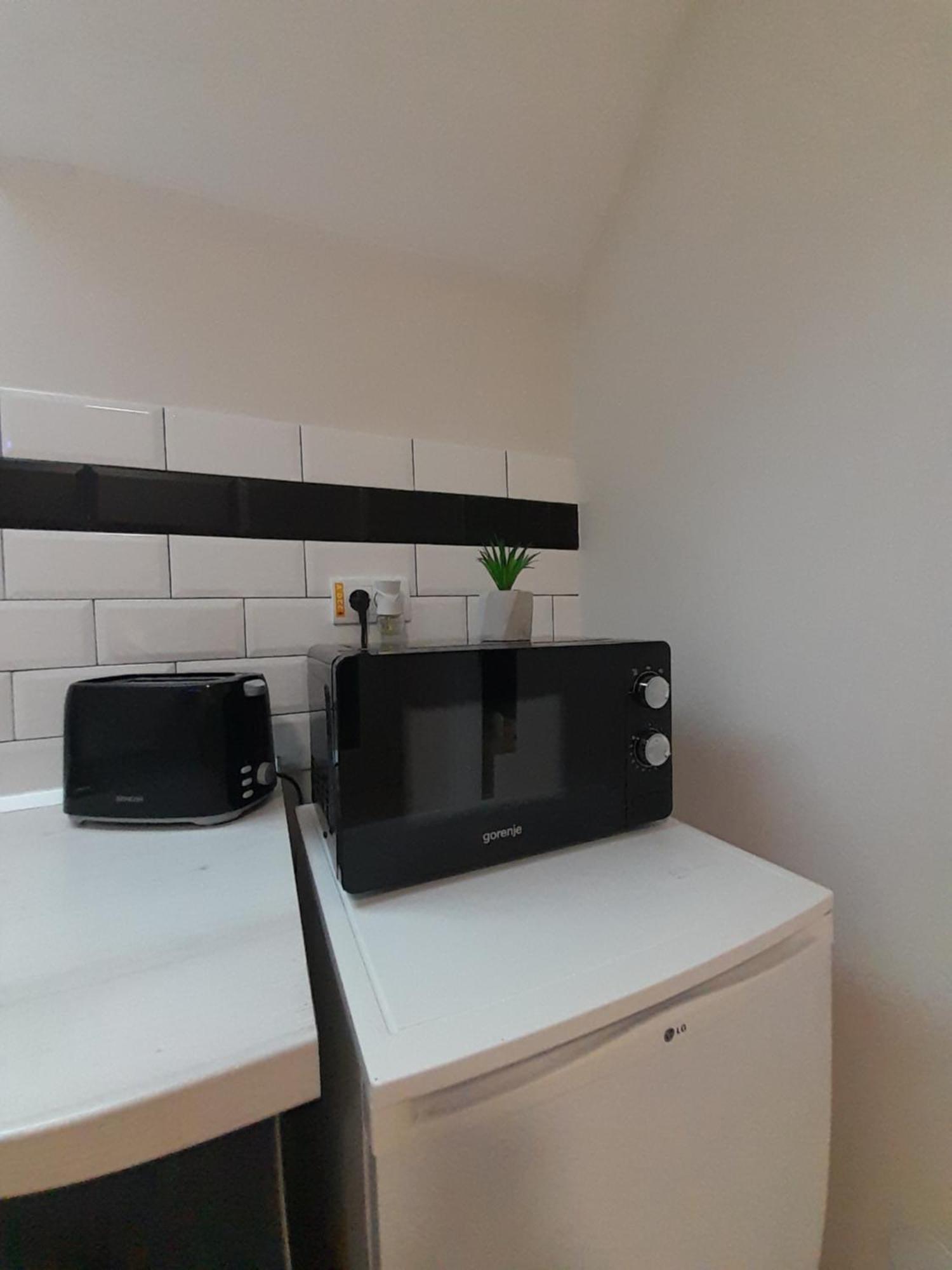 Cool & Cozy Center Apartment Суботица Екстериор снимка