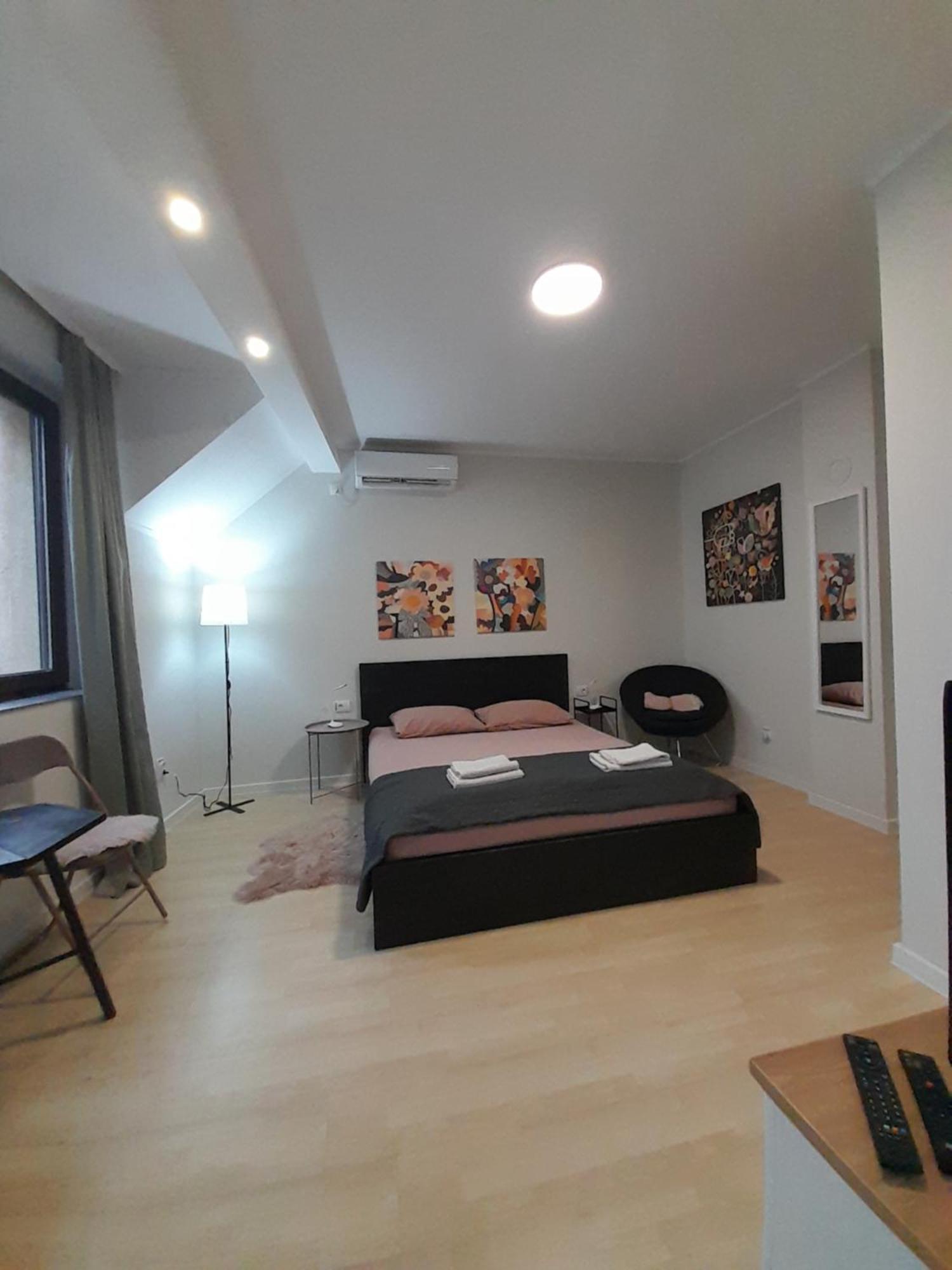 Cool & Cozy Center Apartment Суботица Екстериор снимка