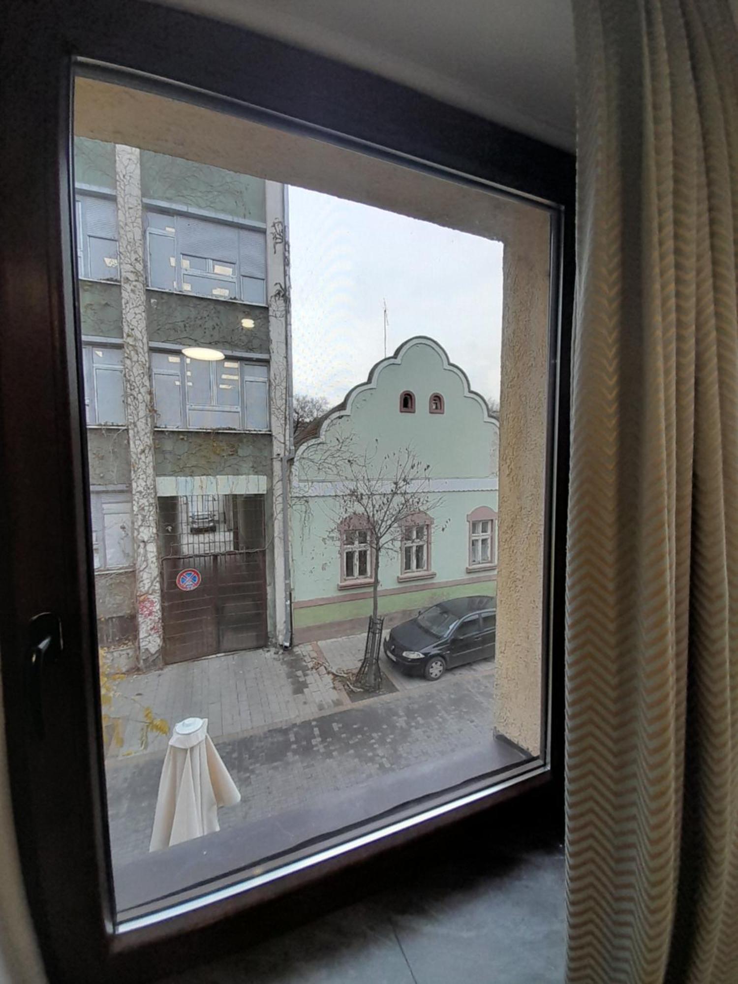 Cool & Cozy Center Apartment Суботица Екстериор снимка