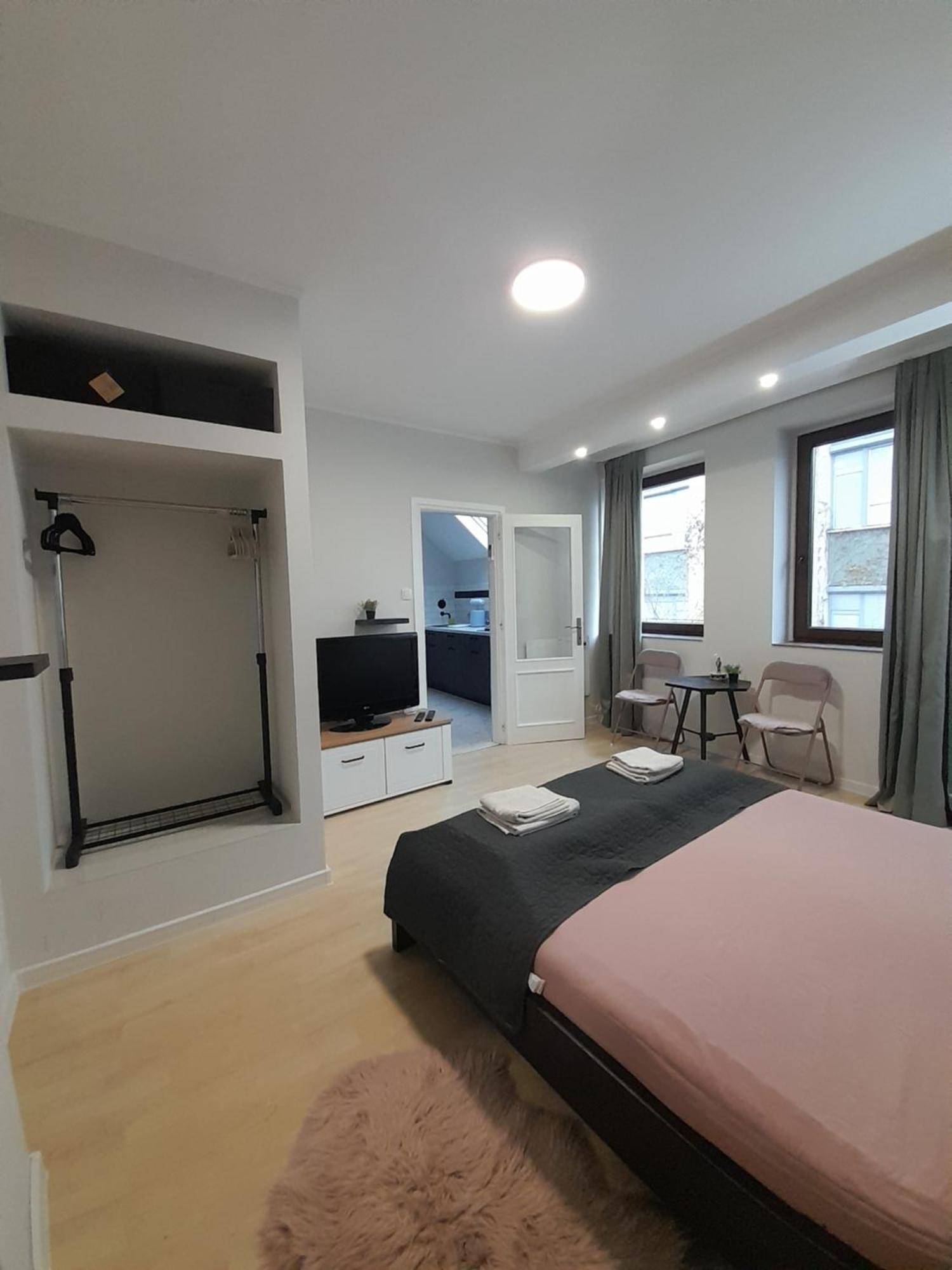 Cool & Cozy Center Apartment Суботица Екстериор снимка